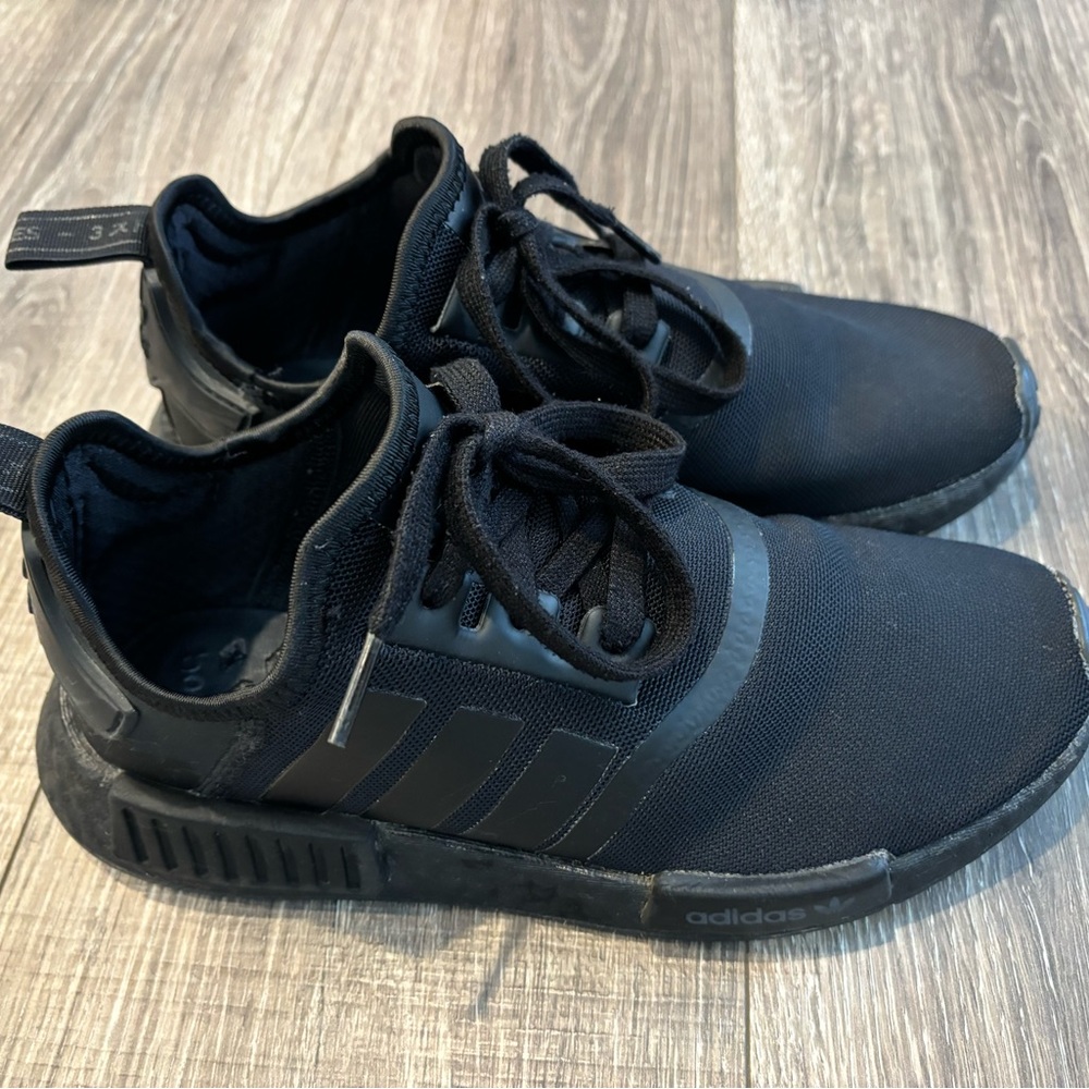 Adidas NMD_R1 SHOES